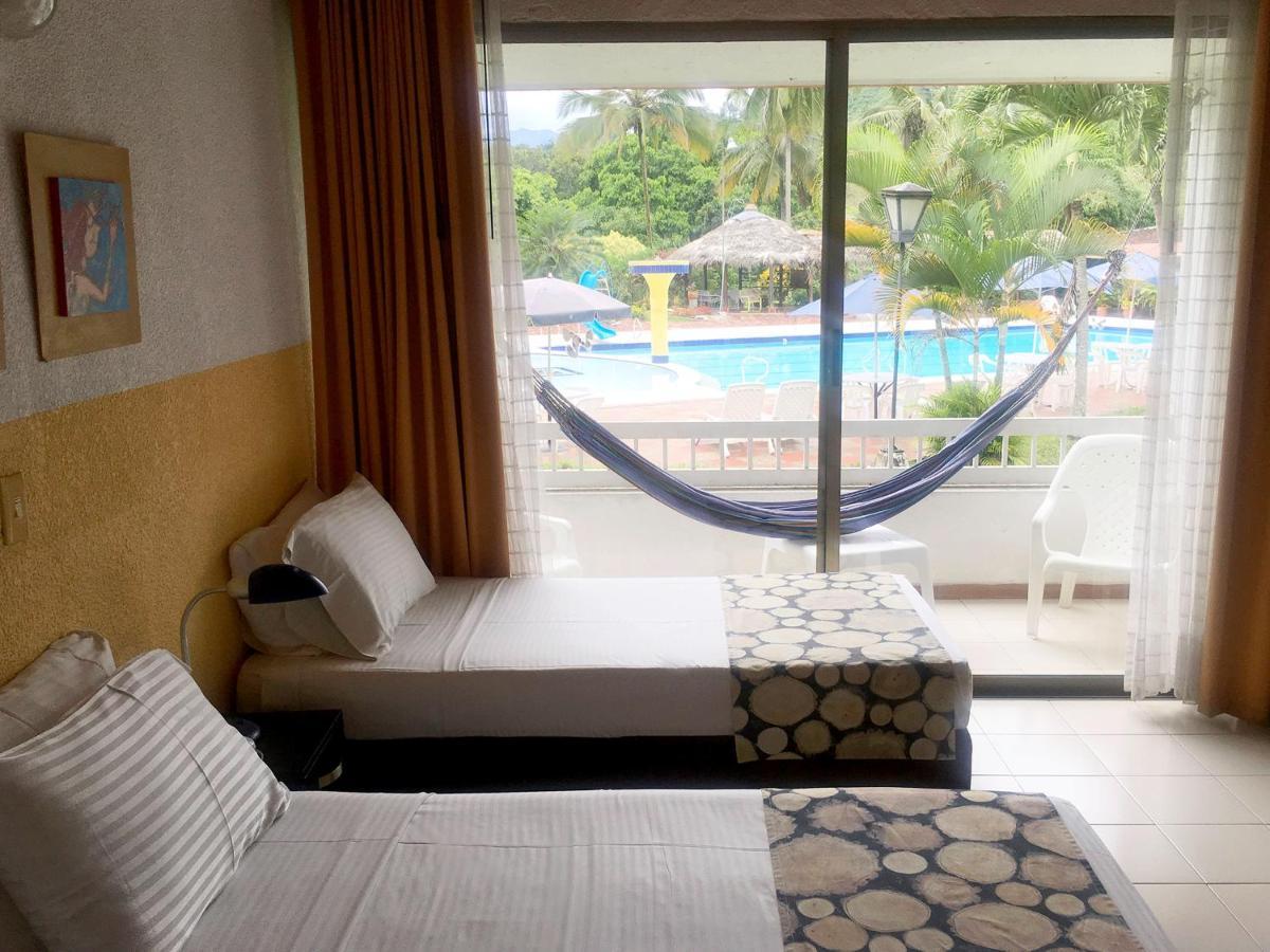 Hotel Hacienda El Diamante Villeta Esterno foto