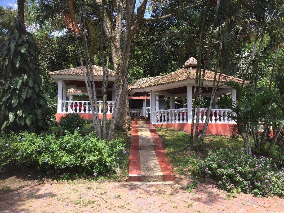 Hotel Hacienda El Diamante Villeta Esterno foto